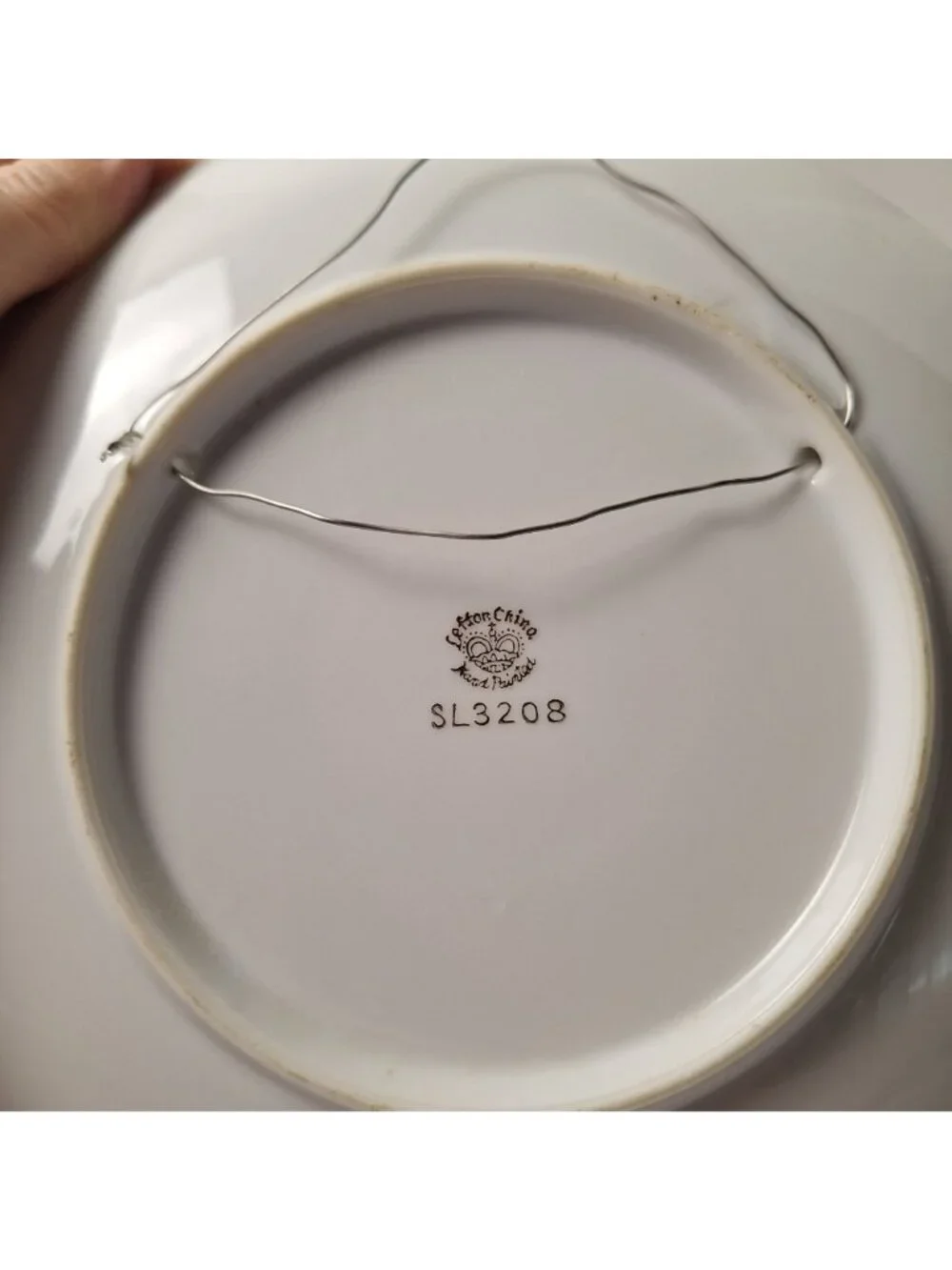 (2) LEFTON CHINA HAND PAINTED VTG MID 20TH CENTURY FRUIT SCENE GOLD TRIM PLATES